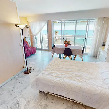 Apartment Spacieux Avec Terrasse, Parking, Face Mer, Proche Plages Et Commodites - Fr-1-196-320